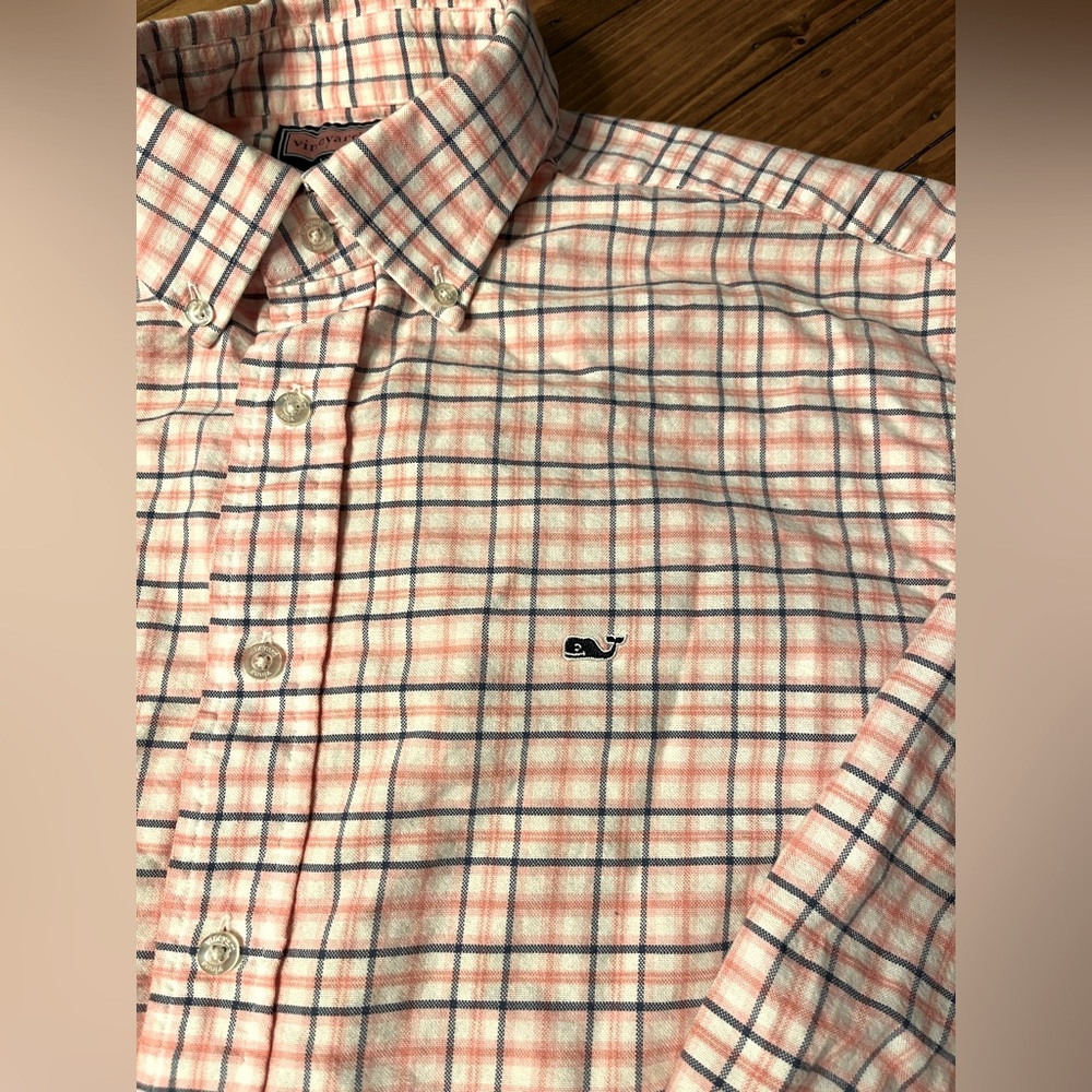 Vineyard Vines Long sleeve dress shirt. Pink, Navy, White plaid in color.